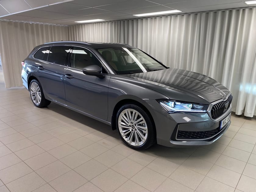Bild 1 av Škoda Superb iV Kombi Laurin& Klement