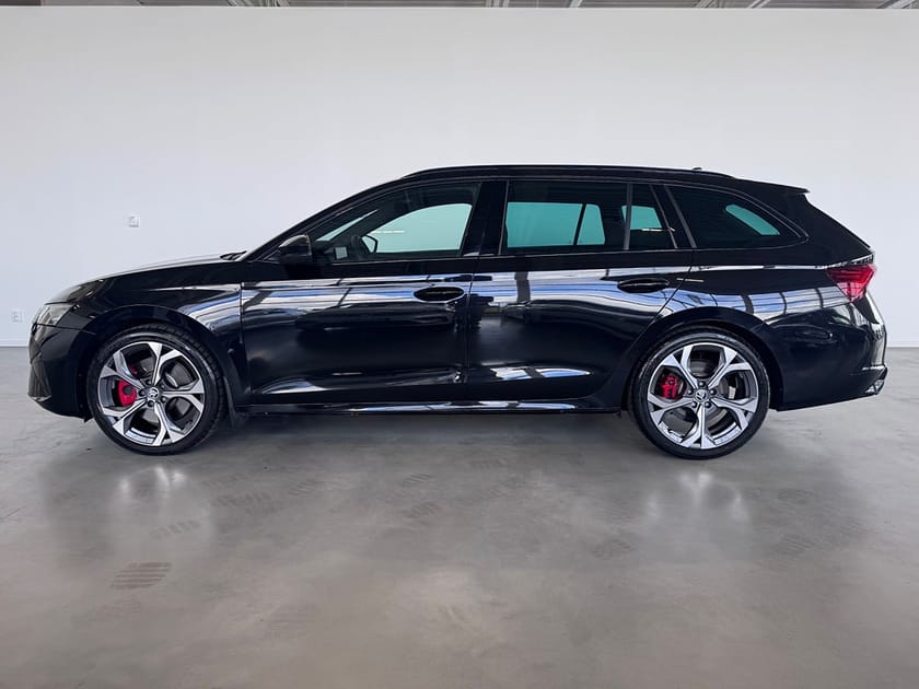 Bild 2 av Škoda Octavia Kombi RS Skoda | Explore Edition | 265hk | 360° | Drag | Moms