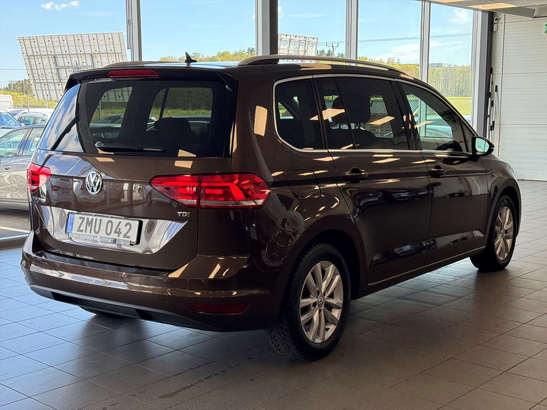Volkswagen Touran 1.6 TDI DPF Comfort 2016, kuva 3/20