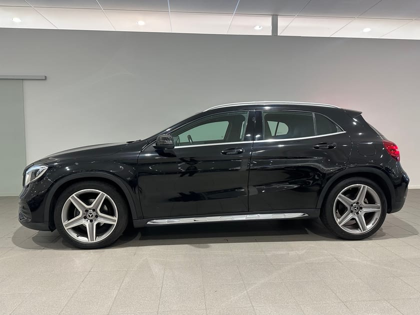Bild 4 av Mercedes-Benz GLA 200 d 4MATIC