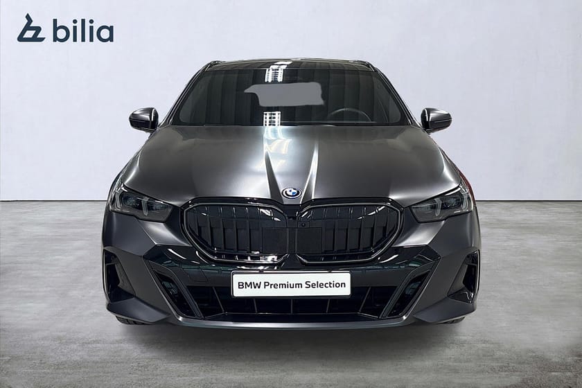 Bild 5 av BMW 530e xDrive Touring M-Sport Pro| B&W | Drag | Panorama | 360