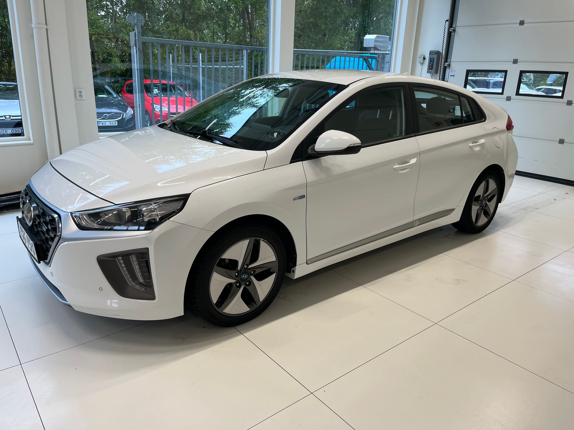 Hyundai Ioniq Hybrid 2020, bild 2/10