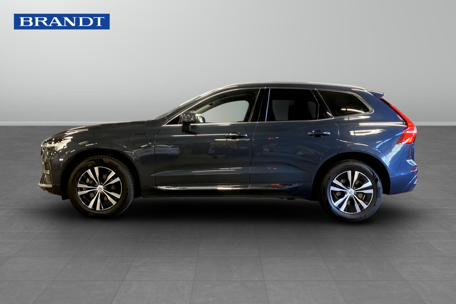 Volvo XC60 T6 Plug-In Hybrid AWD 2025, bild 3/9