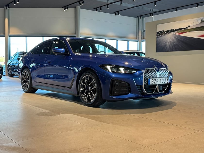 Bild 3 av BMW i4 xDrive40 Gran Coupé M Sport Drag Rattvärme
