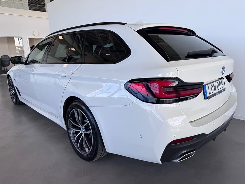 Bild 3 av BMW 530e xDrive Touring Steptronic M Sport | Dragkrok | Kamera