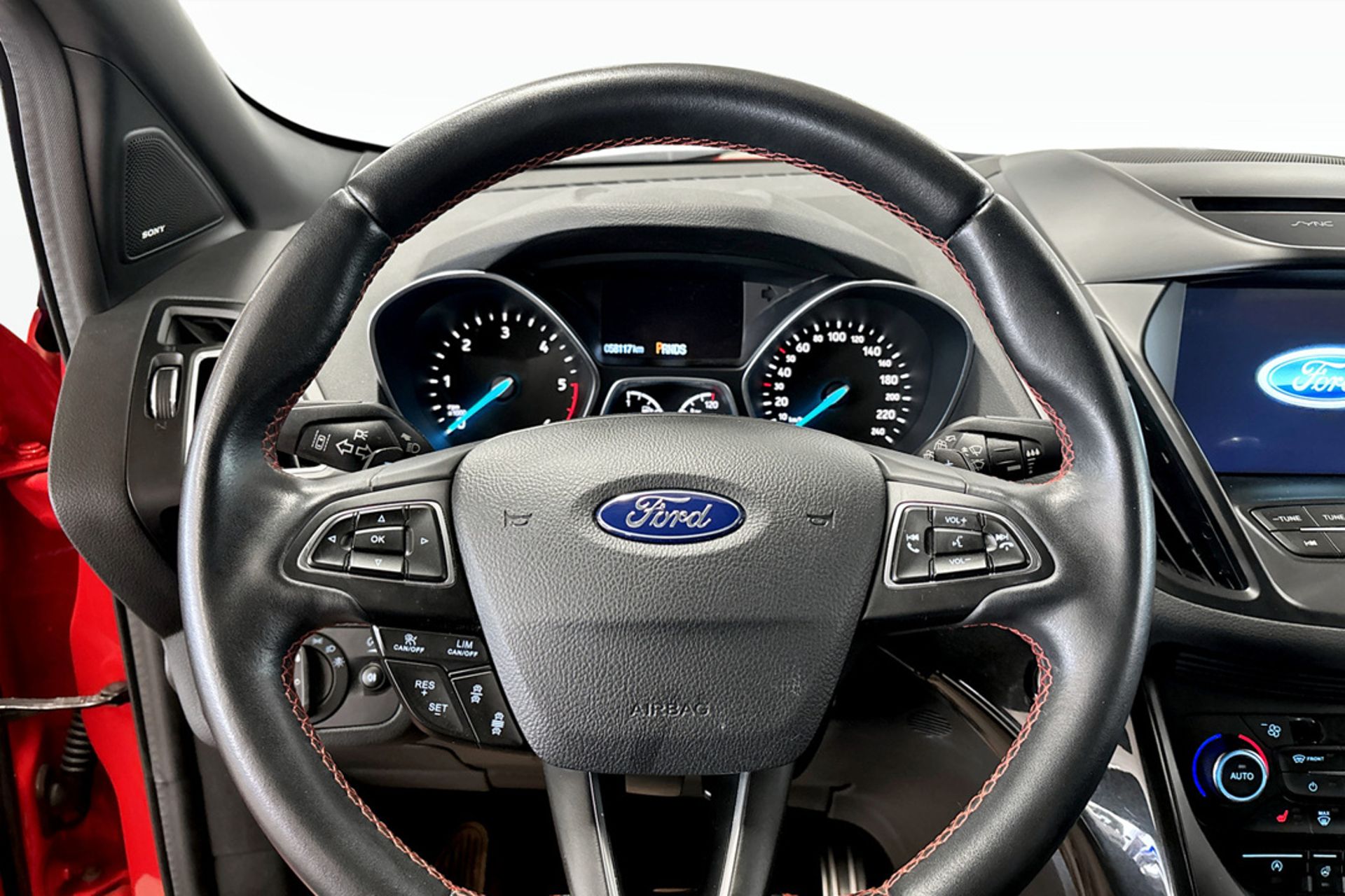Ford Kuga 2.0 TDCi 2018, bild 7/9