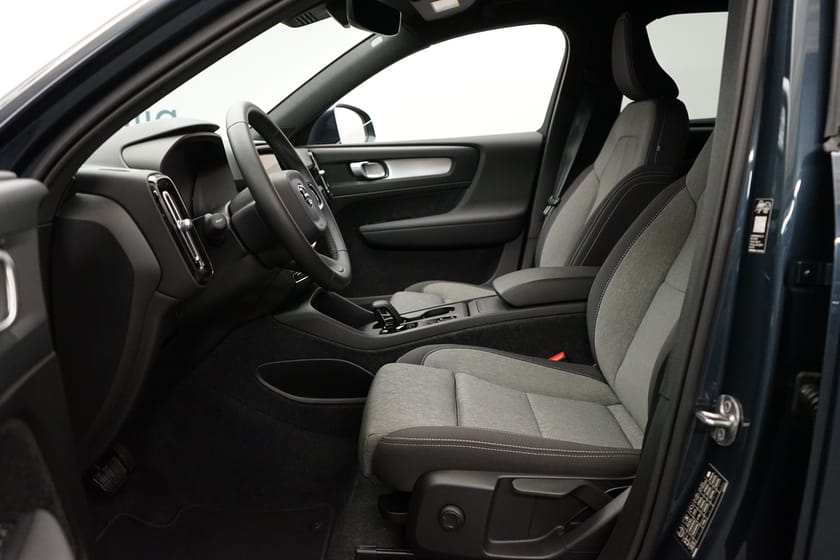 Bild 5 av Volvo XC40 B3 FWD Bensin Core, Navigation, Baklucka elmanövrerad