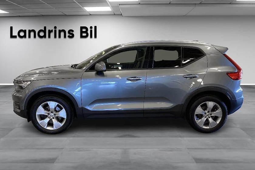 Bild 4 av Volvo XC40 D4 AWD Momentum *aut* 360-kamera* helskinn*drag*
