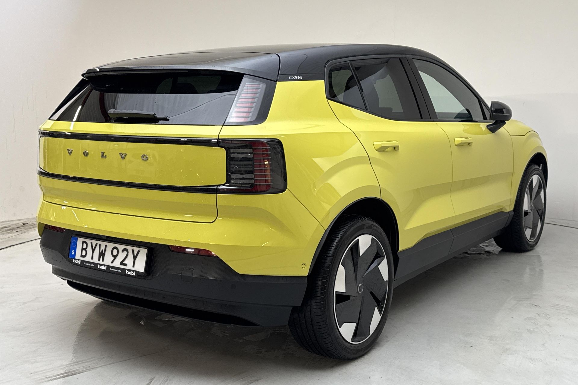 Volvo EX30 Extended Range 2024, kuva 3/10