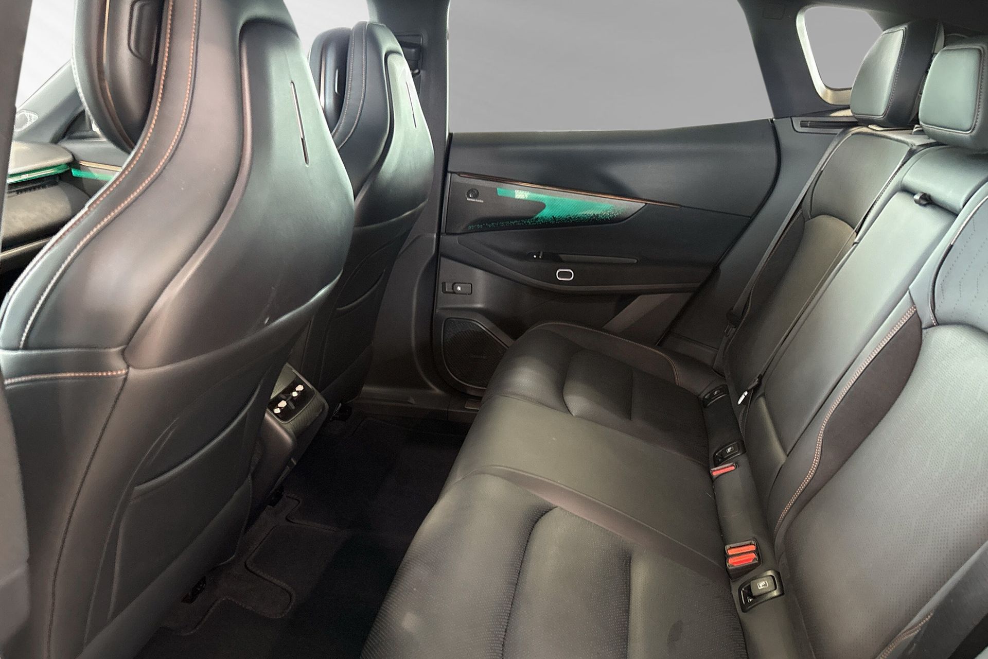 Lynk & Co 08 PHEV 2025, bild 7/10