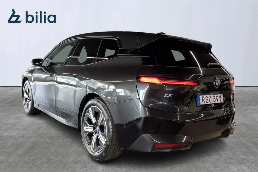 Bild 5 av BMW iX xDrive50 Sport Package/Drag/Shadow/360/V-Hjul/Moms
