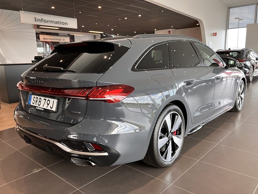 Bild 3 av Audi A5 Avant e-hybrid quattro 367 hk S-line