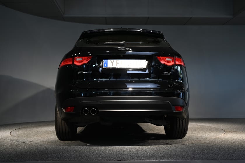 Bild 5 av Jaguar F-Pace 20d AWD D180 SE / DRAGKROK