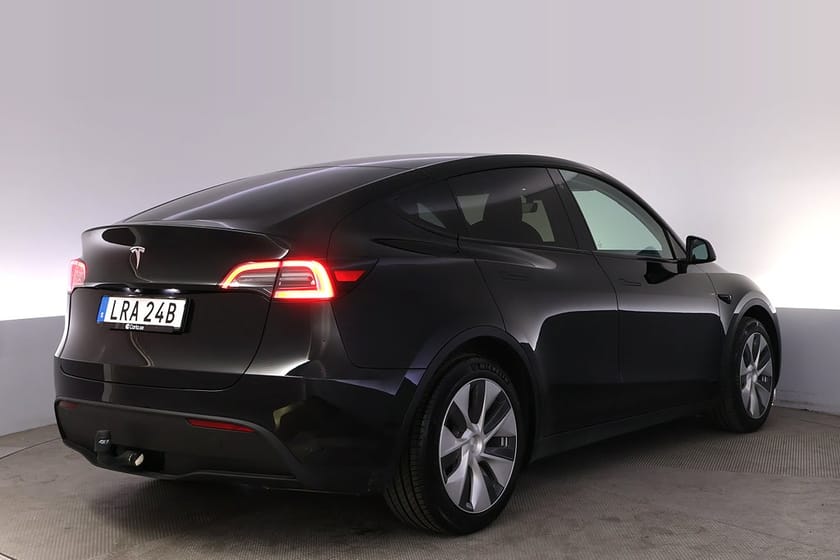 Bild 5 av Tesla Model Y Standard Range RWD Autopilot Panorama Drag