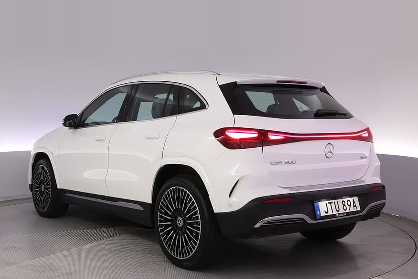 Bild 4 av Mercedes-Benz EQA 300 4MATIC AMG Elstol Kamera HuD BLIS