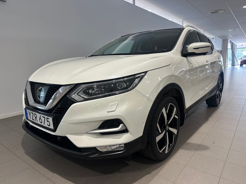 Bild 1 av Nissan Qashqai 1.2 DIG-T Tekna / Panoramatak / 360 Kamera / Dragkrok /