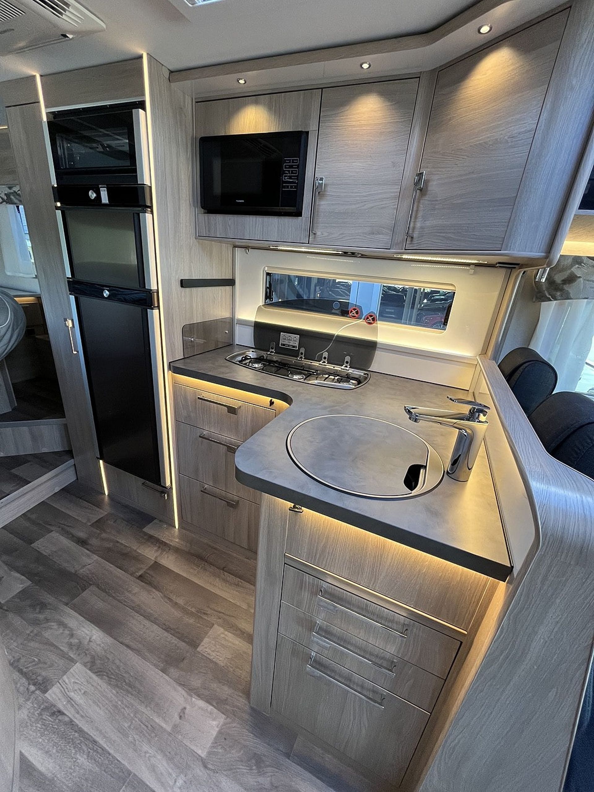 Kabe Campervan Mercedes-Benz 2.1 CDI RWD 2022, kuva 7/27