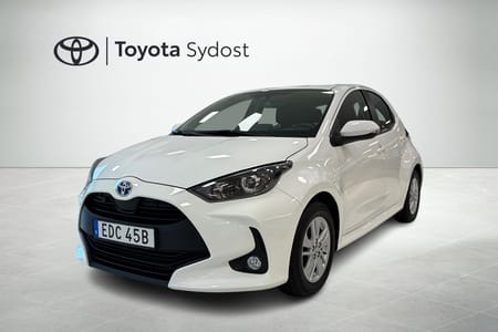 Toyota Yaris Hybrid 5d. Active Automat Rattvärme Backkamera Adaptiv farthållare mm.