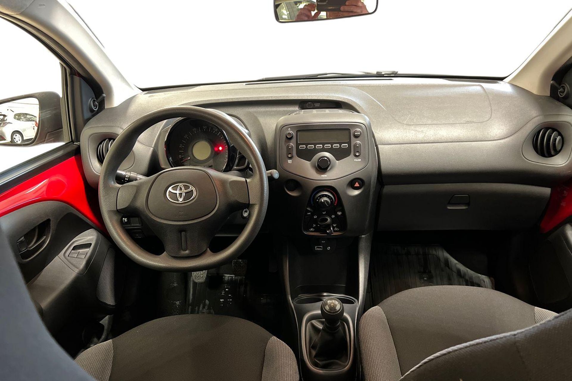 Toyota Aygo 2015, bild 9/10