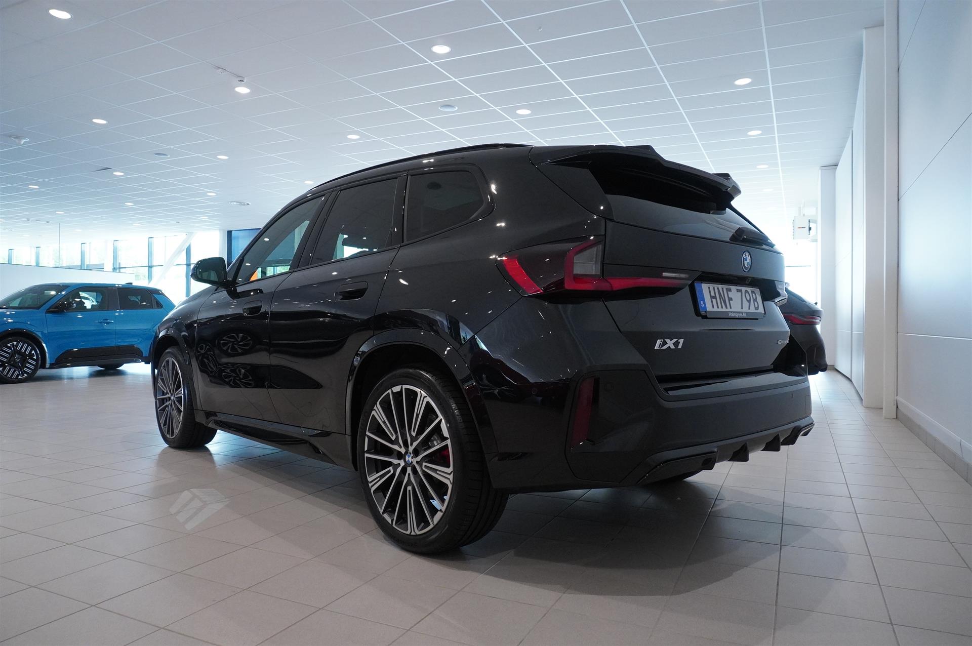 BMW iX1 eDrive20, 204ps, 2027