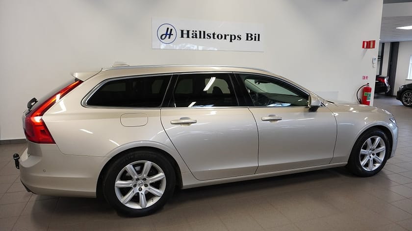 Bild 2 av Volvo V90 D4 AWD/AUTO/MOMENTUM/EURO6/DRAGKROK/NAVI/B-KAMERA