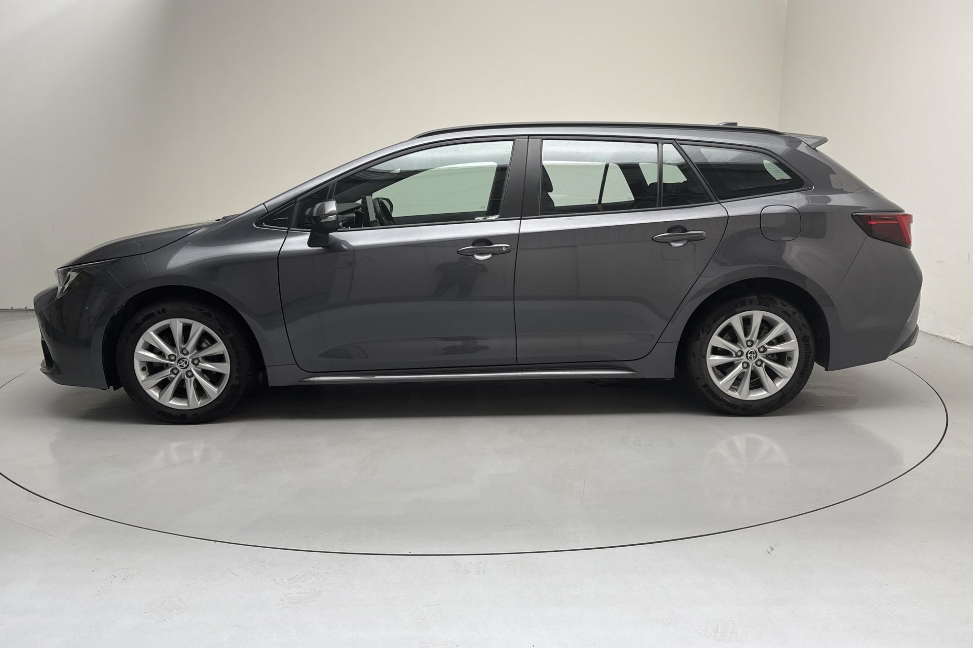 Toyota Corolla 1.8 Hybrid 2023, photo 2/10