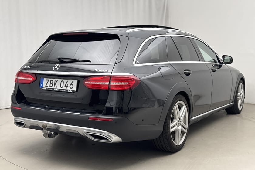Bild 3 av Mercedes-Benz E 220 d 4MATIC All-Terrain Avantgarde Designo