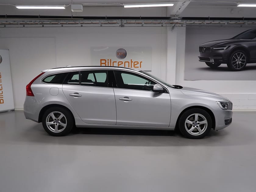 Bild 5 av Volvo V60 D4 V-Däck ingår *Kamremsbytt* Värmare-BT-Farth-Parksens
