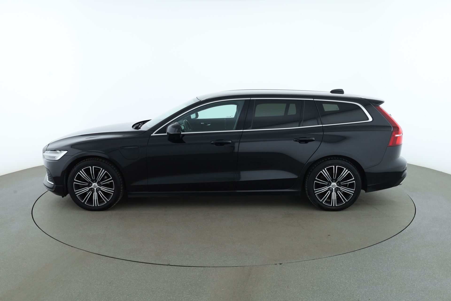 Volvo V60 Recharge T6 AWD 2021, kuva 2/49