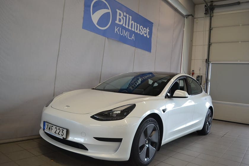 Bild 1 av Tesla Model 3 Standard Range RWD Panorama V-Hjul 283hk