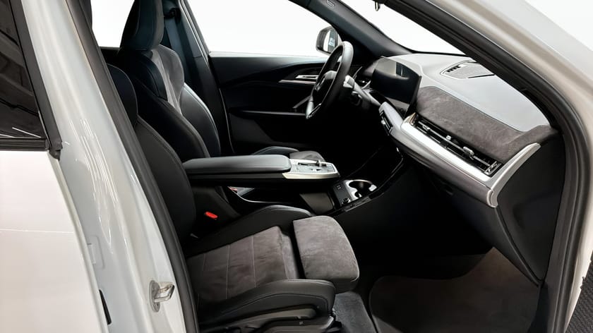 Bild 3 av BMW iX2 xDrive30 M Sport DAP Rattvärme dragkrok