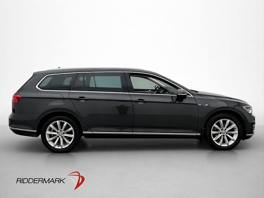 Bild 4 av Volkswagen Passat Variant GTE Drag Värmare Kamera CarPlay Halvskinn