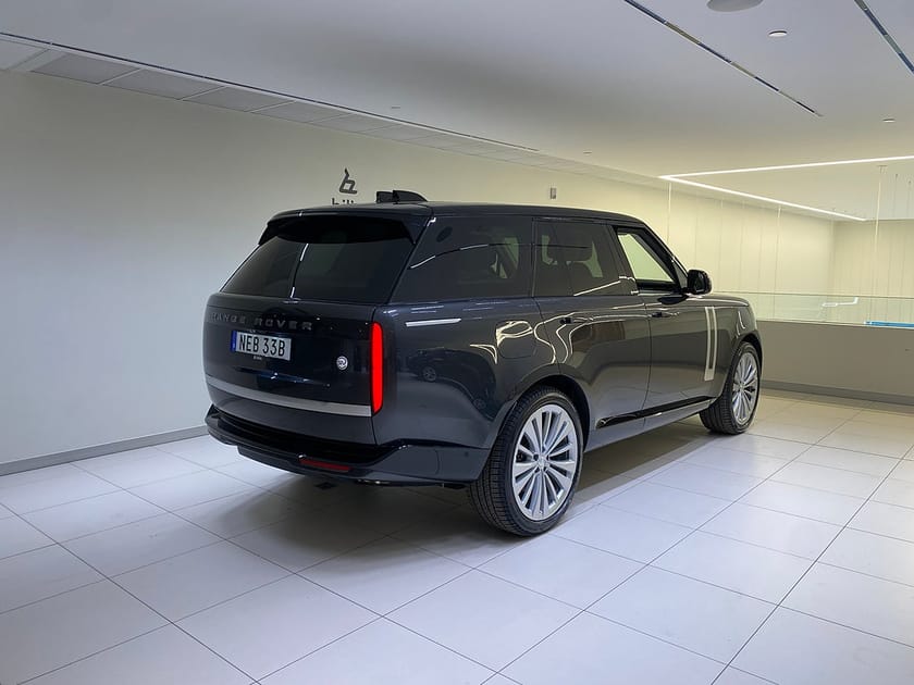 Bild 3 av Land Rover Range Rover P615 MHEV V8 SV / Momsbil!