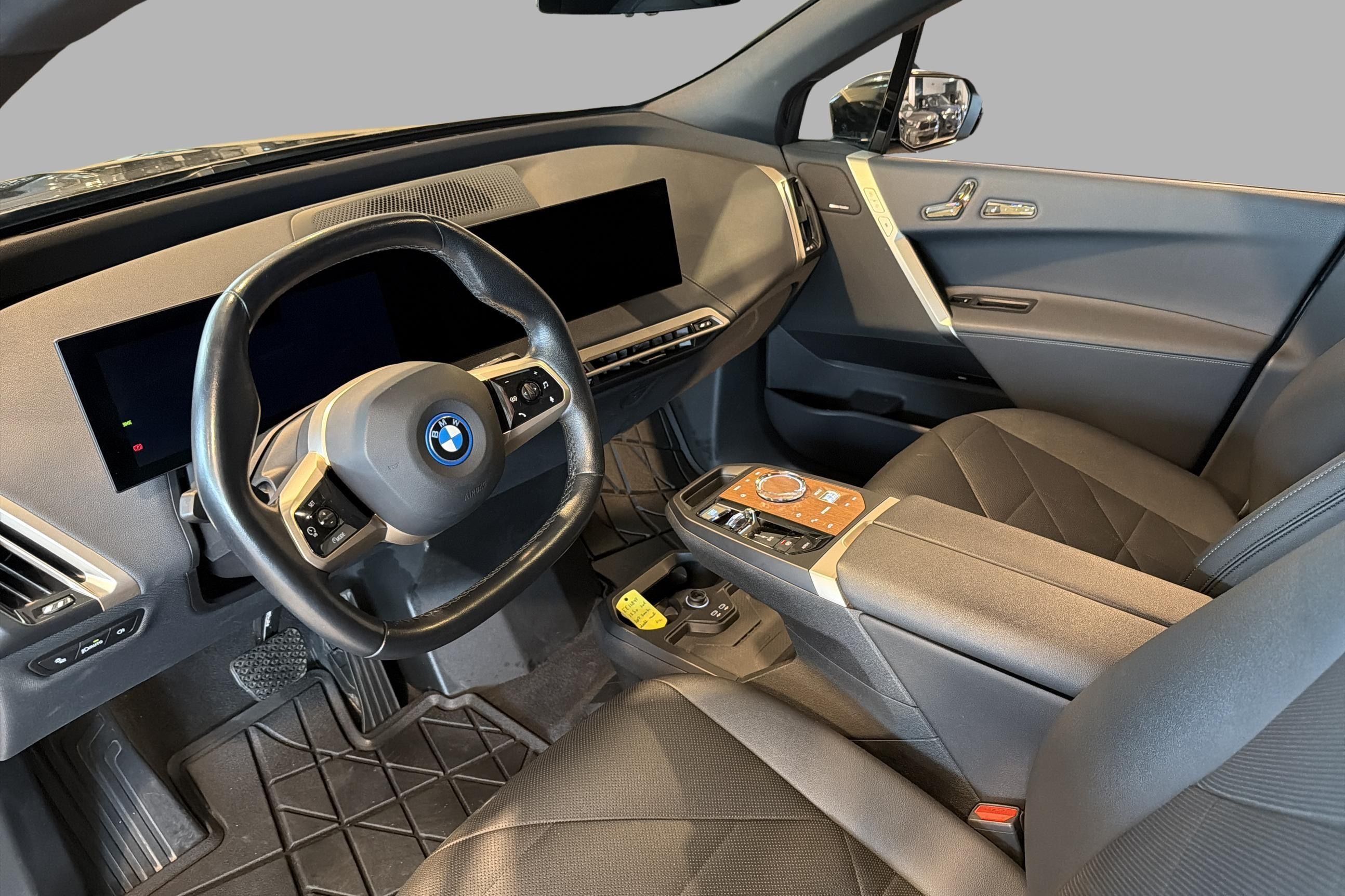 BMW iX xDrive50, 524hk, 2022