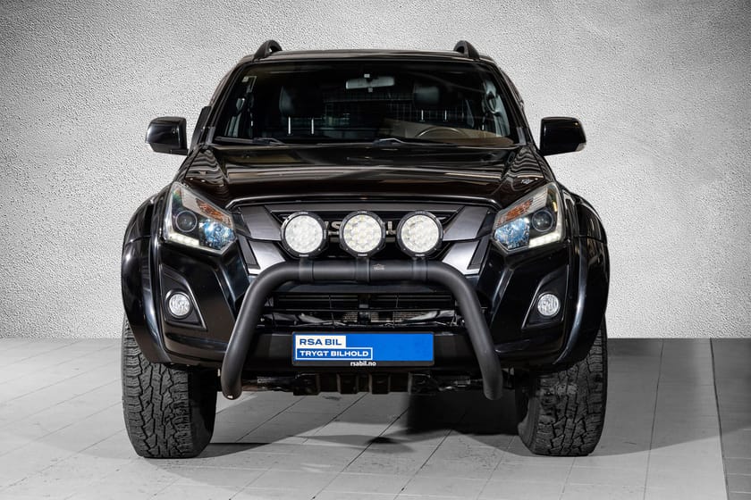 Bilde 3 av Isuzu D-Max Dobbelcab 163 hk DobCab AT35 Black/Magnum edition. NYBIL GAR!