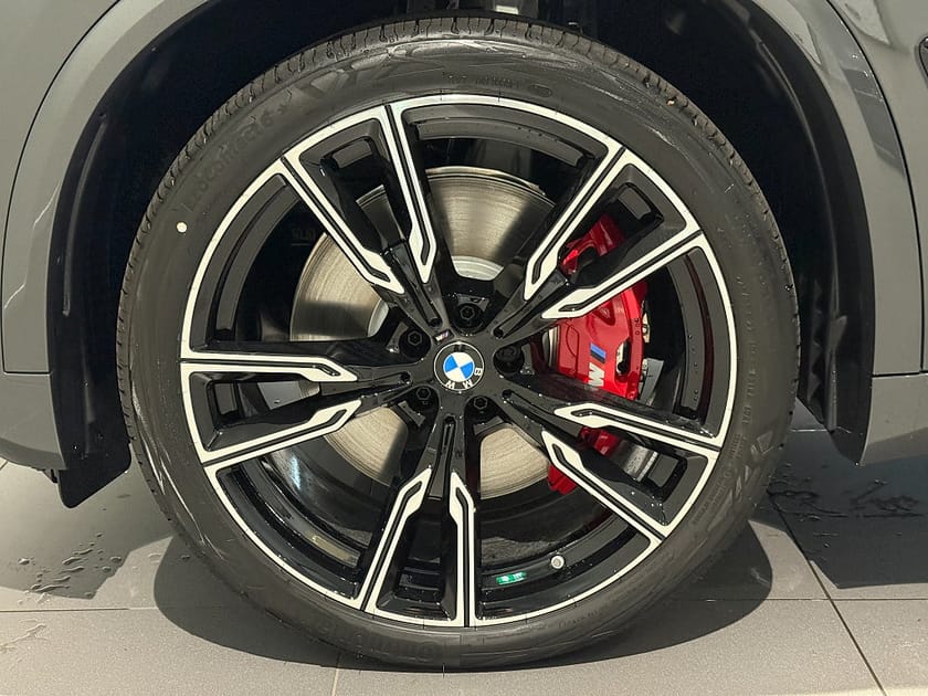 Bild 5 av BMW X5 xDrive50e M Sport Pro Drag Panorama Innovation 22"