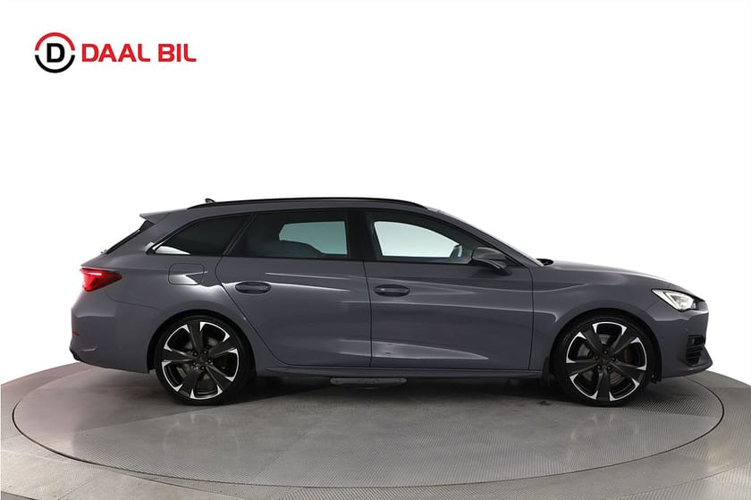 Bild 5 av CUPRA Leon Sportstourer 2.0 TSI 4WD 310HK BEATS® DRAG COCKPIT NFC