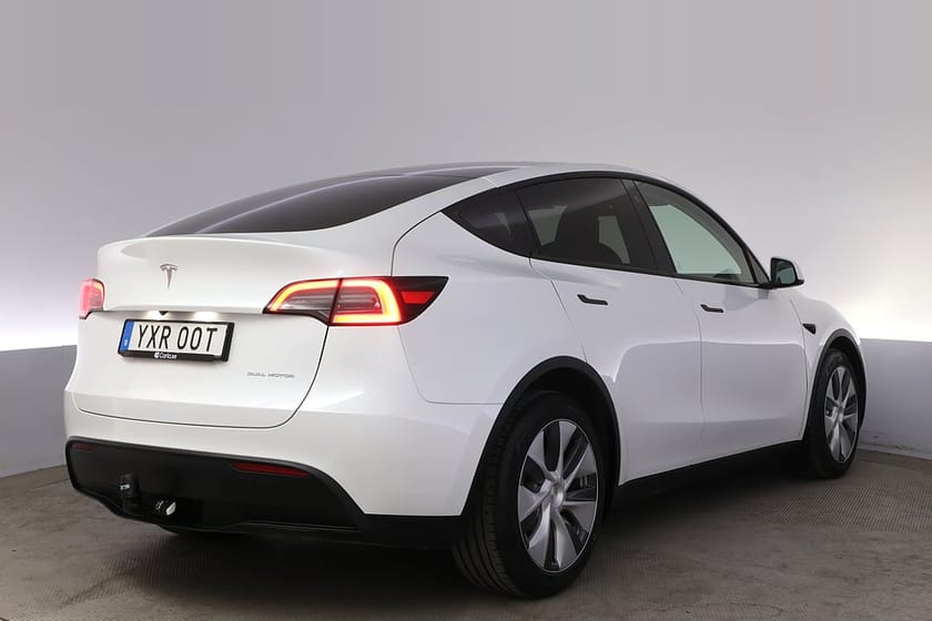 Bild 5 av Tesla Model Y Long Range AWD Autopilot Panorama Drag