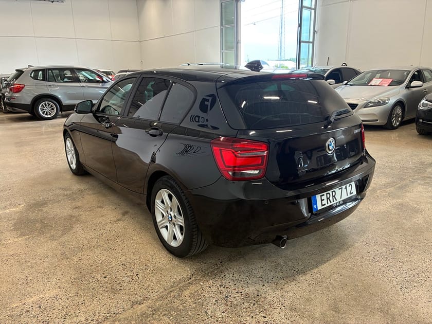 Bild 5 av BMW 118d *RÄNTEKAMPANJ 3.45%* 5-dörrars Sport line M-värmare SoV
