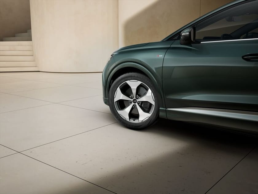 Bild 4 av Audi Q4 Sportback e-tron quattro S line 220 kW