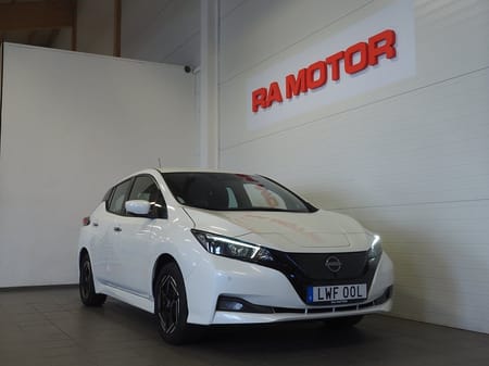 Nissan Leaf 40 kWh 150hk Acenta | Drive assist | 360° | Rattvärme