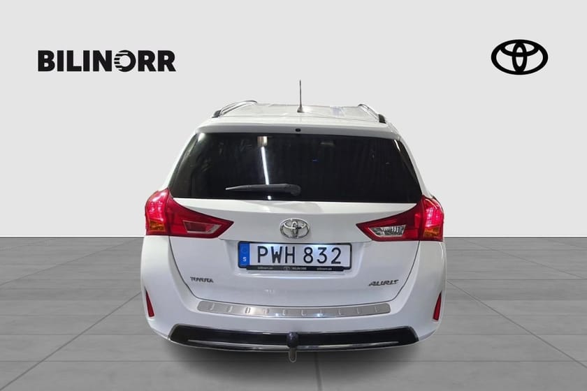Bild 4 av Toyota Auris Touring Sports 2.0 D-4D DPF MAN EDITION 50 DRAG V-HJUL