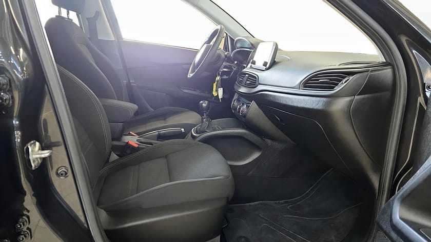 Bild 3 av Fiat Tipo 5-D 1,4 120HK MT6 LOUNGE