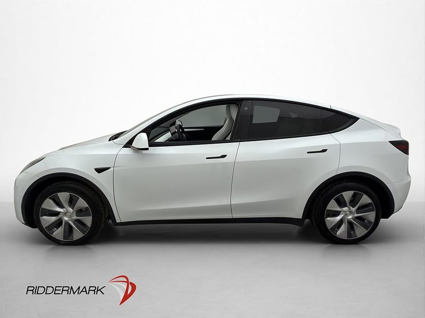 Bild 5 av Tesla Model Y Standard Range RWD Svensksåld Autopilot