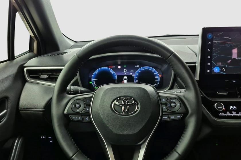 Bild 2 av Toyota Corolla Cross Hybrid AWD-i 2,0 Style | Vinterhjul | Motorvärmare |