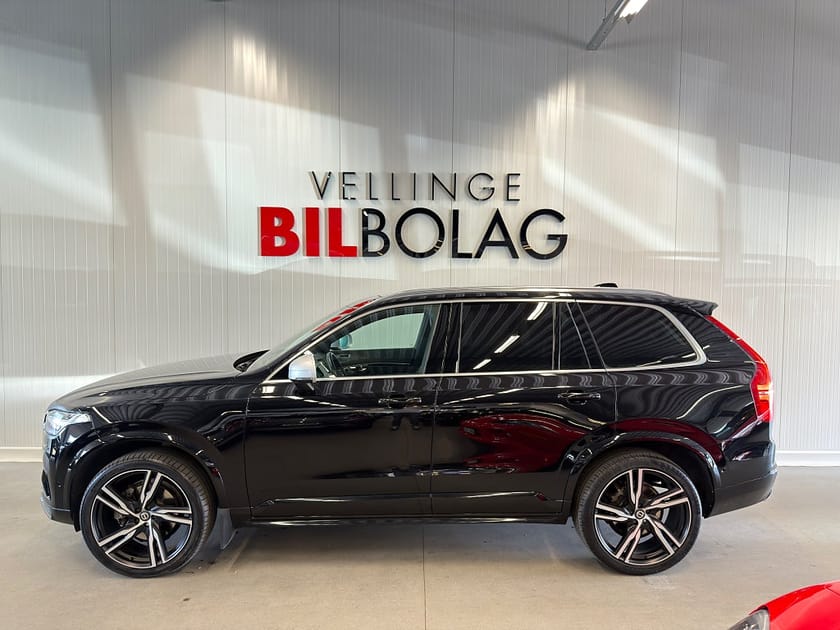 Bild 1 av Volvo XC90 7-seater T6 AWD R-Design B&W Pano 360 Drag Navi Skinn