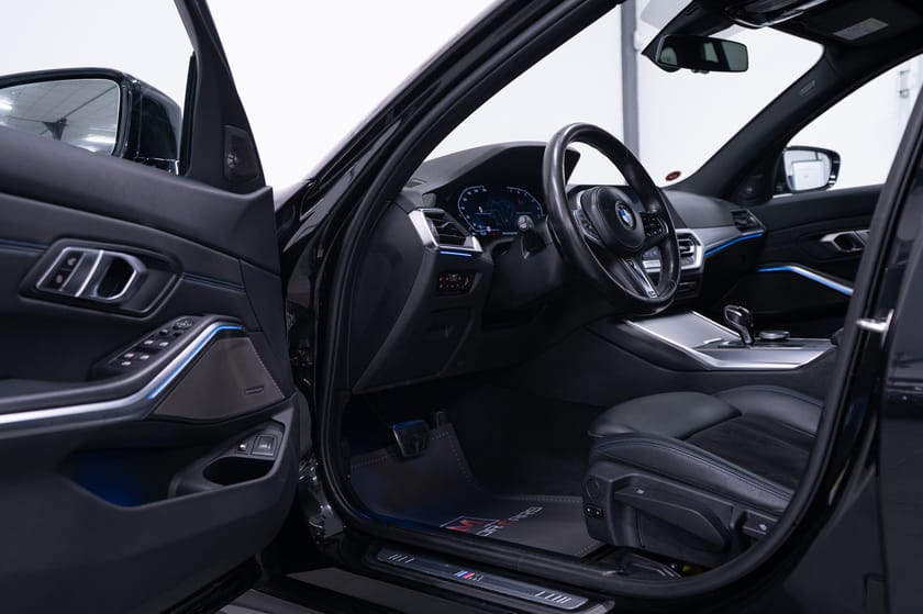 Bild 2 av BMW 330e Touring M Sport Cockpit H/K LaserLights Ambient Carplay 292hk
