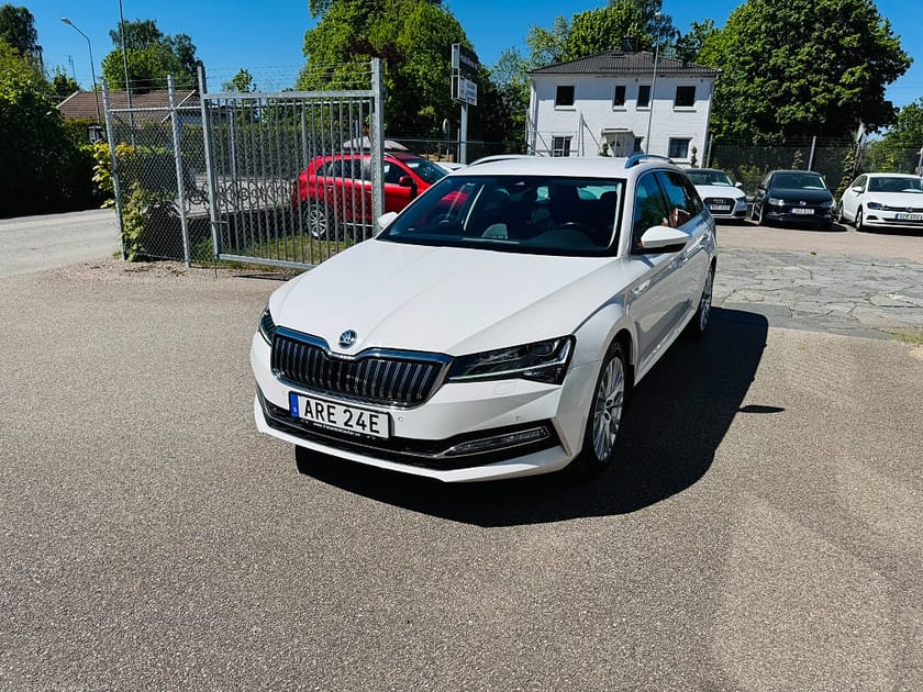 Bild 2 av Škoda Superb iV Kombi Skoda 1.4 TSI 218HK STYLE BUSINESS EDITION / DRAG