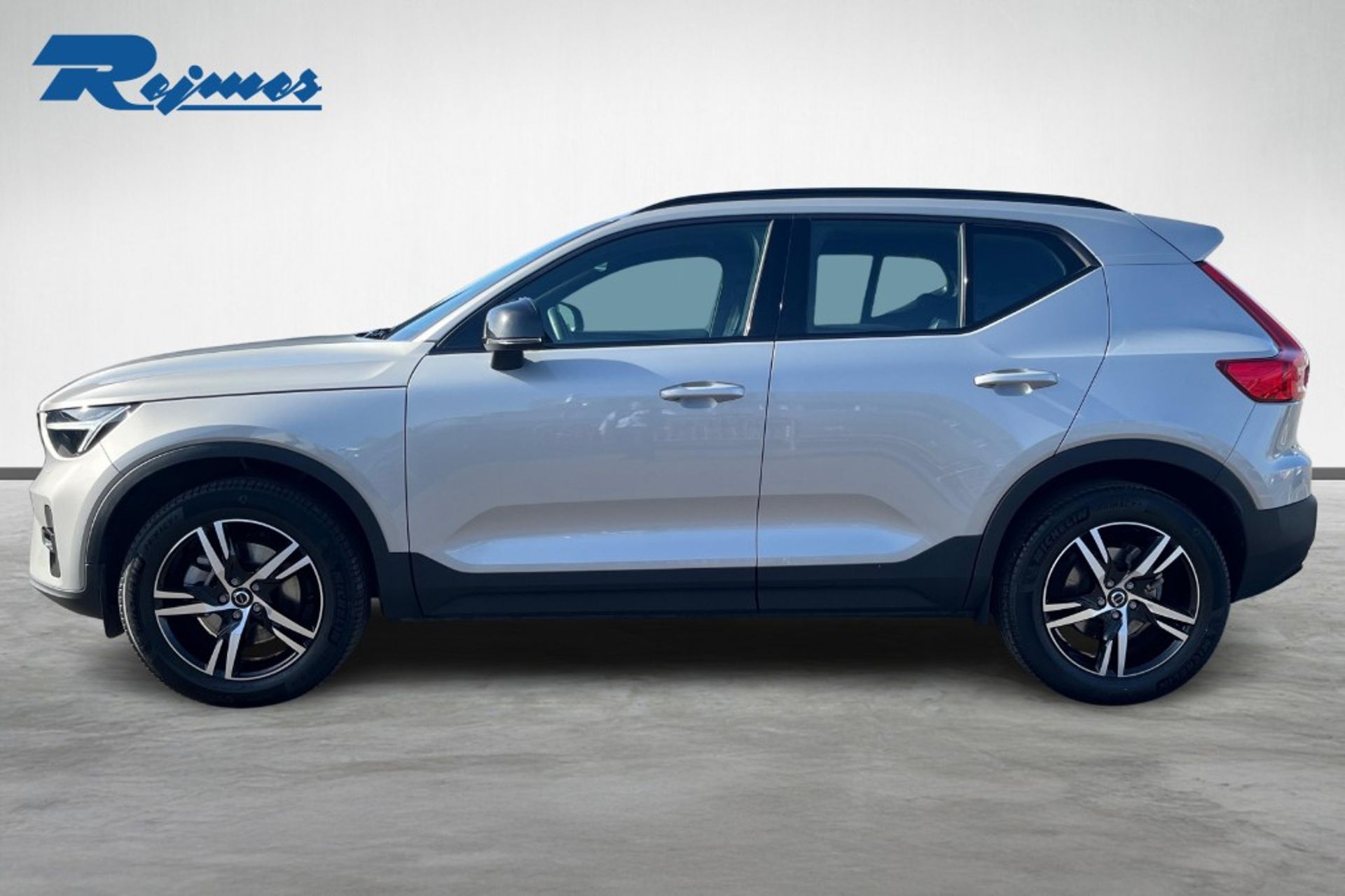 Volvo XC40 B3 FWD Bensin Plus Dark 2025, kuva 3/10