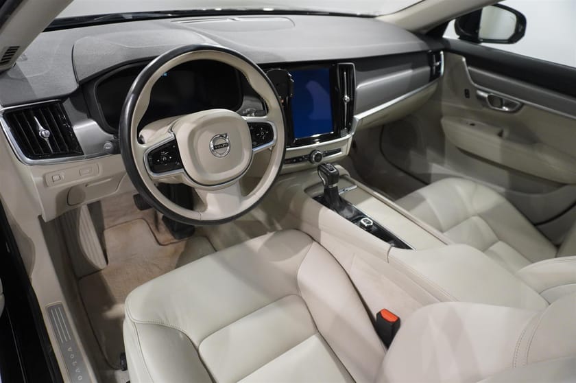 Bild 2 av Volvo V90 D5 AWD Busi Adv Navi Fartpilot Drag